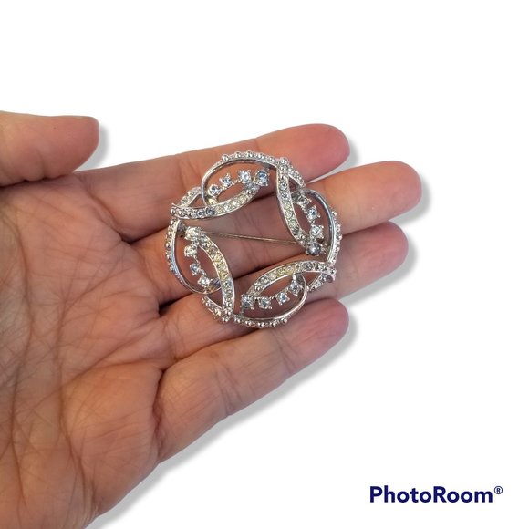 Cindy Adams Vintage Open Work Rhinestone Wreath Brooch Pin Silver Tone - Picture 1 of 9